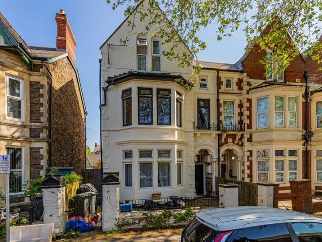 Flat for sale in Plasnewydd, Falcon Lodge