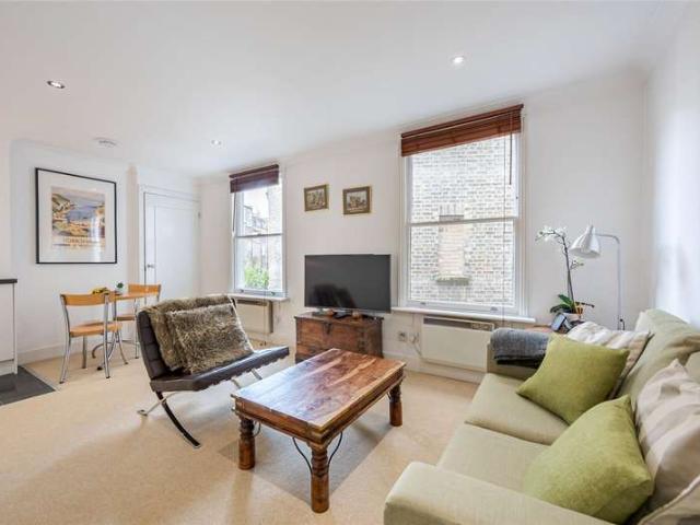 Flat for sale in Pimlico, Greater London