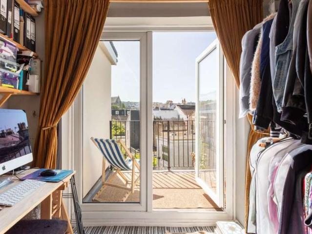 Flat for sale in Round Hill, Brighton & Hove