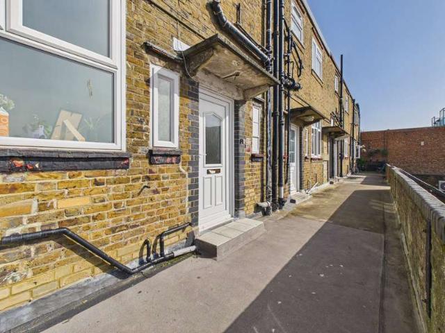 Flat for sale in Worthing, West Sussex