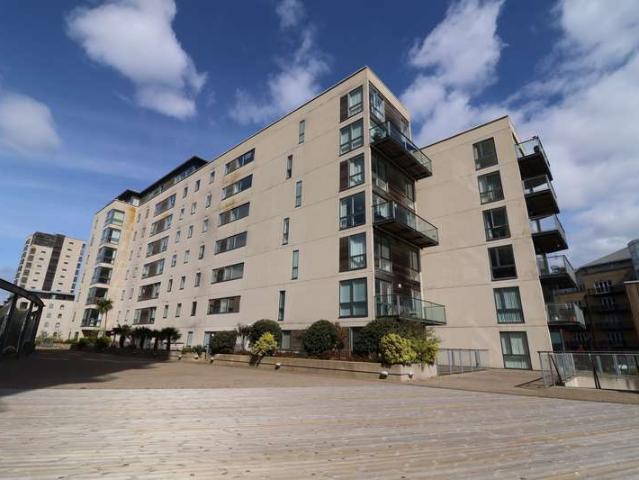 Flat for rent in Cardiff Bay, Falcon Lodge