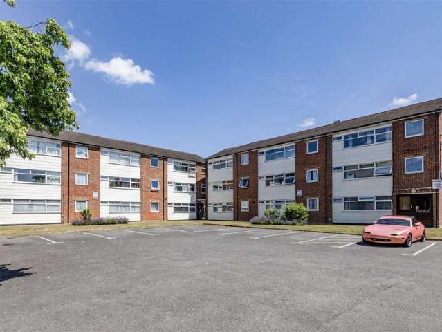 Flat for sale in Row Town, Surrey