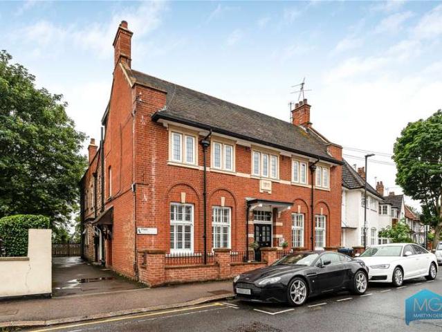 Flat for sale in Winchmore Hill, Palmers Green