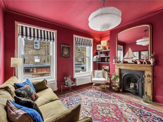 Flat for sale in Shacklewell, Greater London