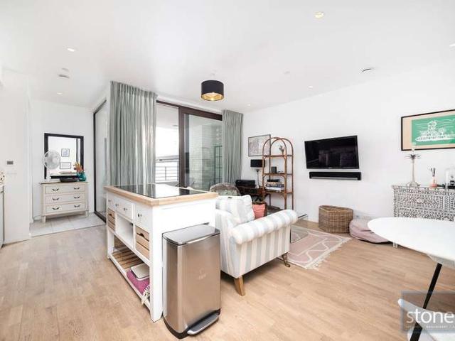 Flat for sale in Primrose Hill, Greater London