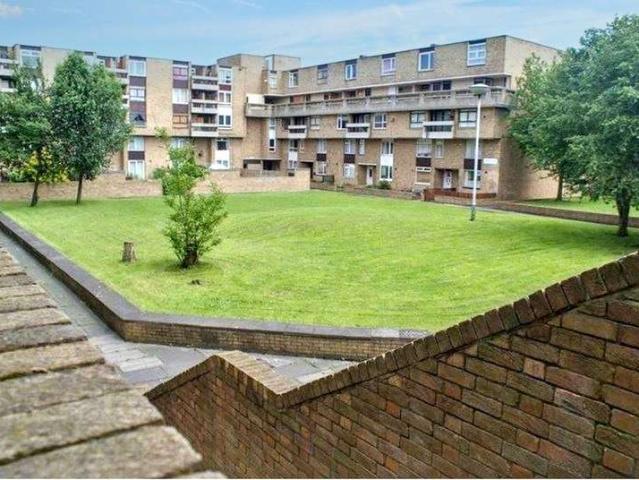 Flat for sale in Sulgrave, Washington