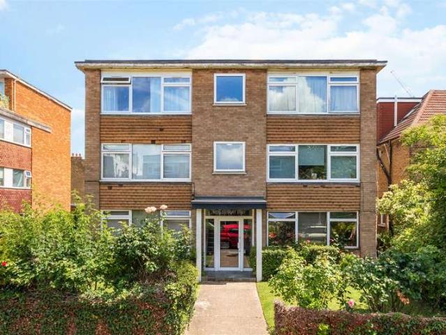 Flat for sale in London Borough of Merton, Merton Park