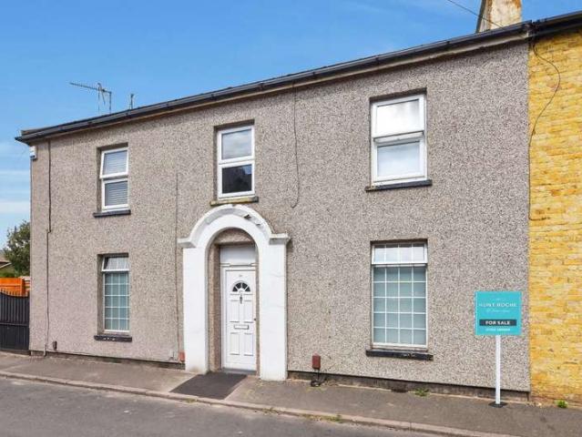 Flat for sale in North Shoebury, Alton Barnes