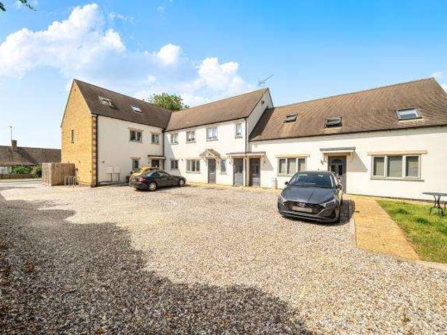 Flat for sale in Fossebridge, Gloucestershire