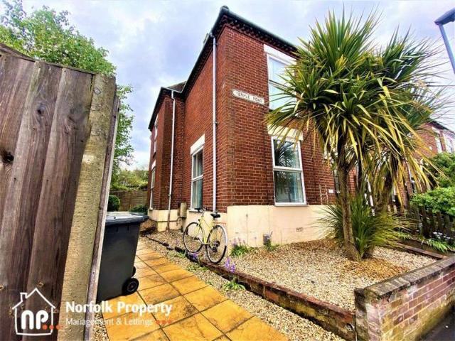 Flat for rent in New Catton, East Bank