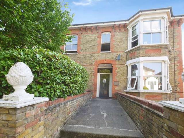 Flat for sale in Navestock Side, Essex