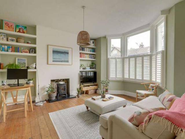 Flat for sale in London Borough of Lewisham, Greater London