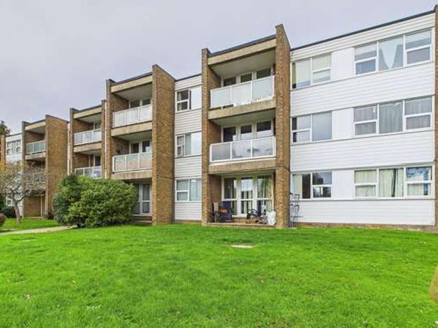 Flat for sale in Worthing, West Sussex