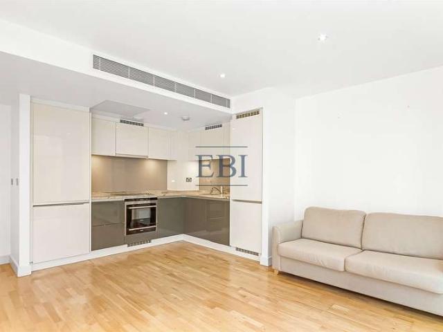 Flat for sale in Canary Wharf, Greater London