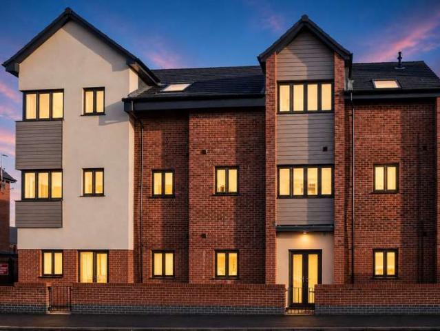 Flat for sale in Elmfield, Leicestershire