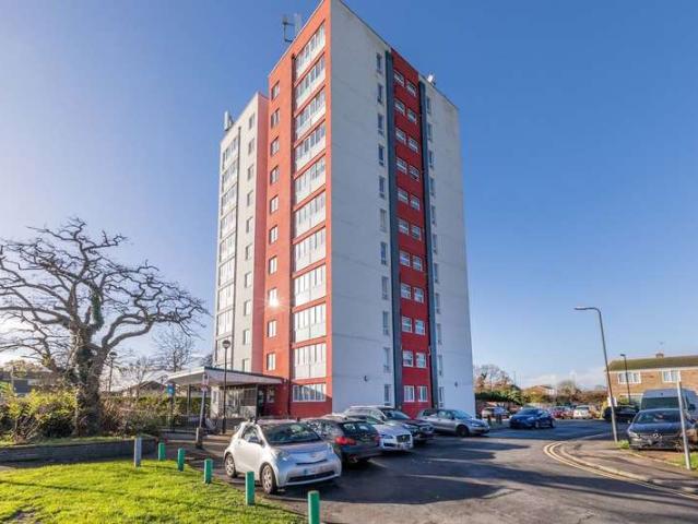 Flat for sale in Slough