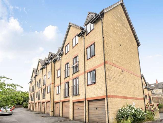 Flat for sale in Stroud, School House