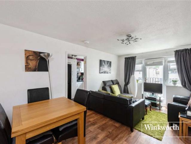 Flat for sale in London Borough of Barnet, Greater London