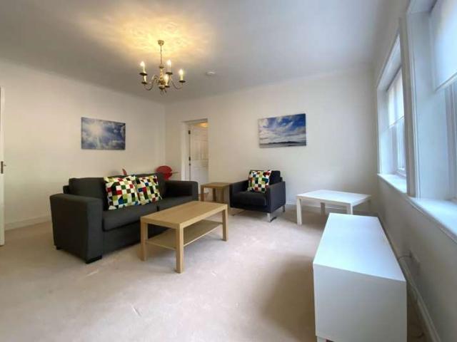 Flat for rent in Hythe End, Wraysbury