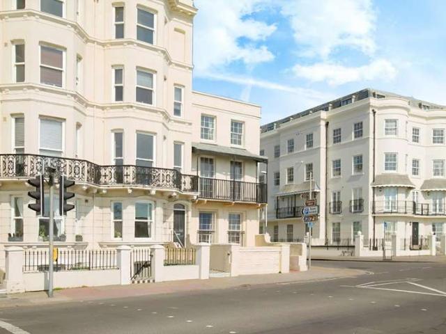 Flat for sale in West Worthing, Worthing