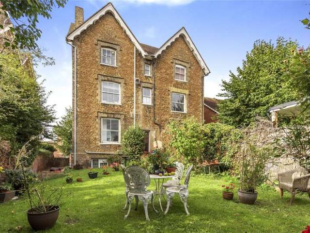 Flat for sale in Charlotteville, Westborough