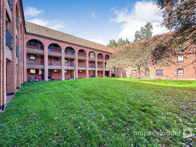 Flat for sale in Heigham Grove, East Bank