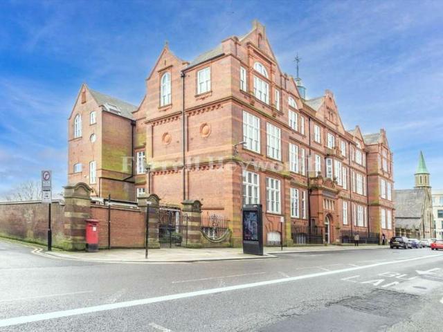 Flat for sale in The Haulgh, Lee Bank