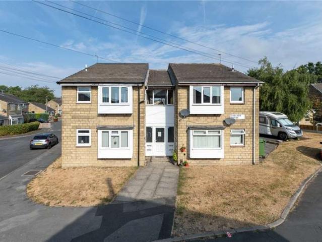 Flat for sale in West Yorkshire