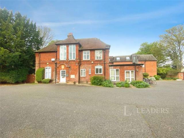 Flat for sale in Arbury, Cambridgeshire