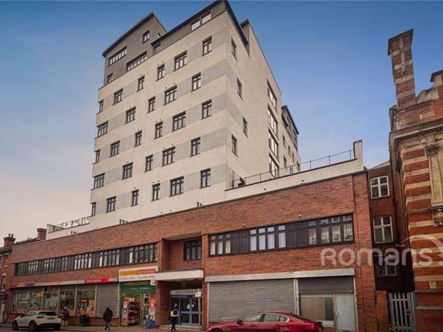 Flat for sale in Aldershot, Hampshire