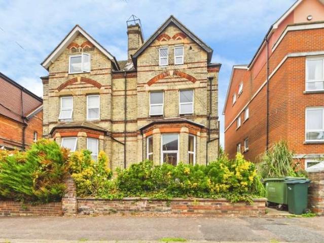 Flat for sale in Folkestone