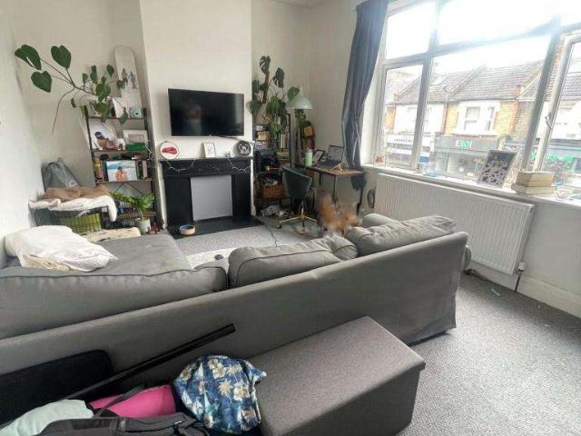 Flat for rent in Leyton, Leyton