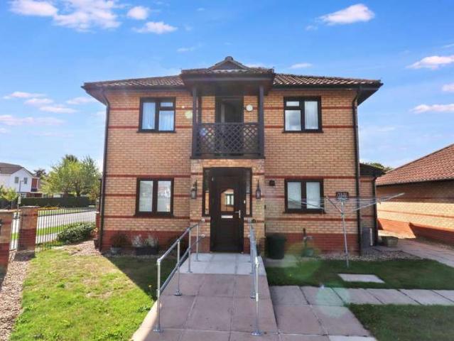 Flat for sale in Little London, South Holland
