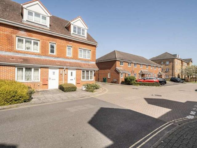 Flat for sale in Eastleigh, Helford