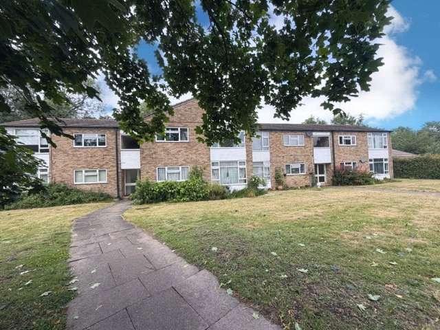 Flat for sale in Pachesham Park, Surrey