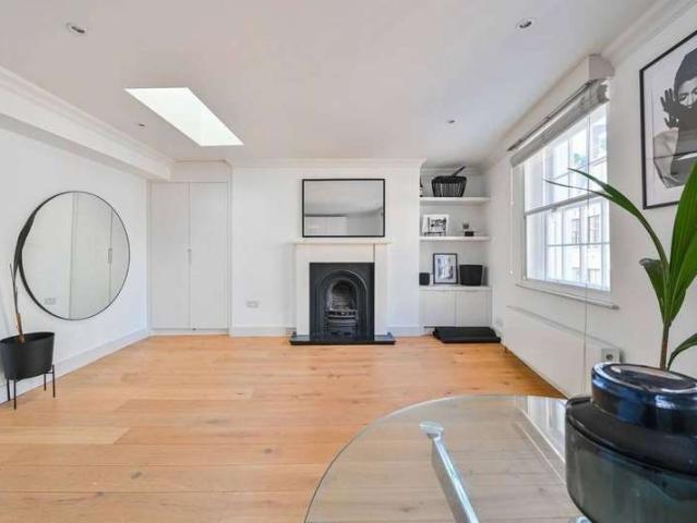Flat for sale in Soho, Greater London