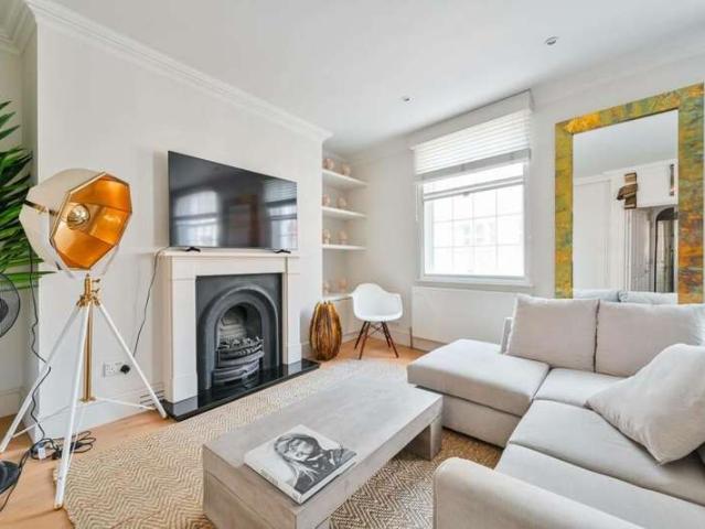 Flat for sale in Soho, Greater London