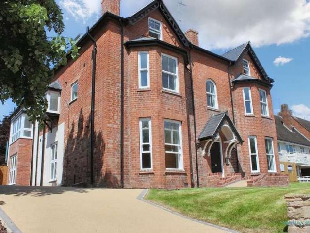 Flat for sale in Alderminster, Warwickshire