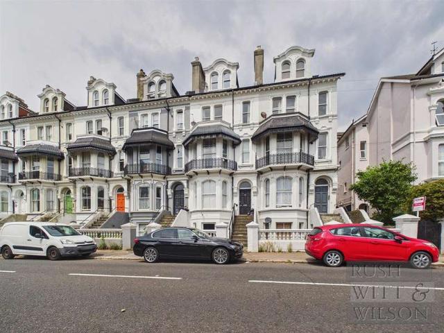 Flat for sale in Blacklands, Guestling Green