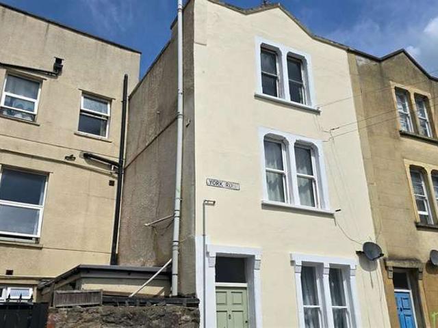 Flat for sale in Feckenham, City Of Bristol