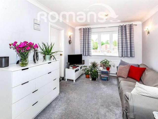 Flat for sale in Windsor, Spital