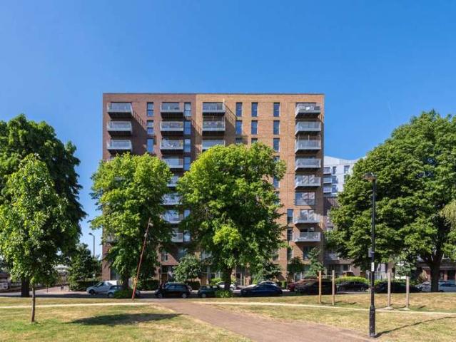 Flat for sale in Deptford, New Cross