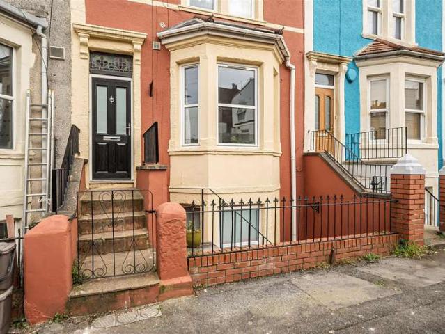 Flat for sale in Feckenham, City Of Bristol
