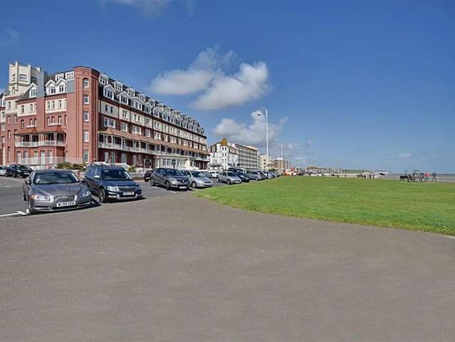 Flat for sale in Central, Heathlands