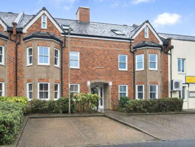 Flat for sale in Charlotteville, Westborough