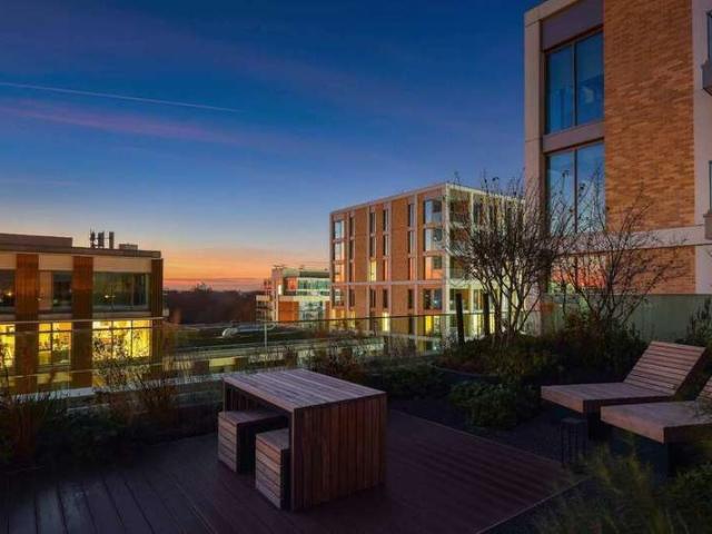 Flat for sale in Battersea