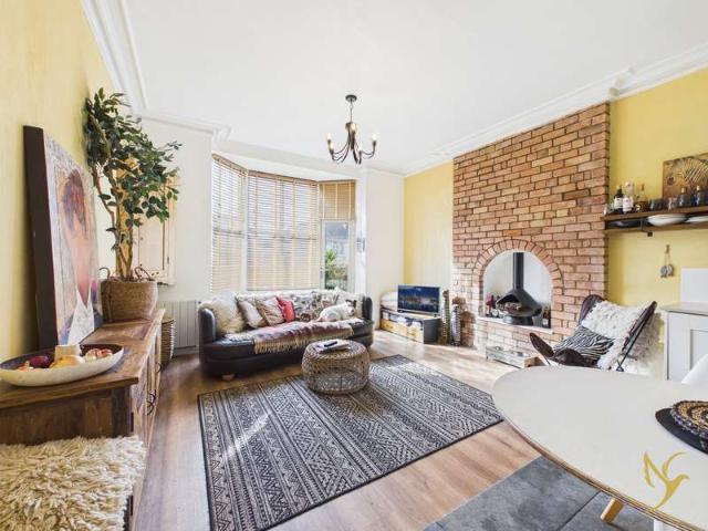 Flat for sale in The Ronkswood, Worcestershire