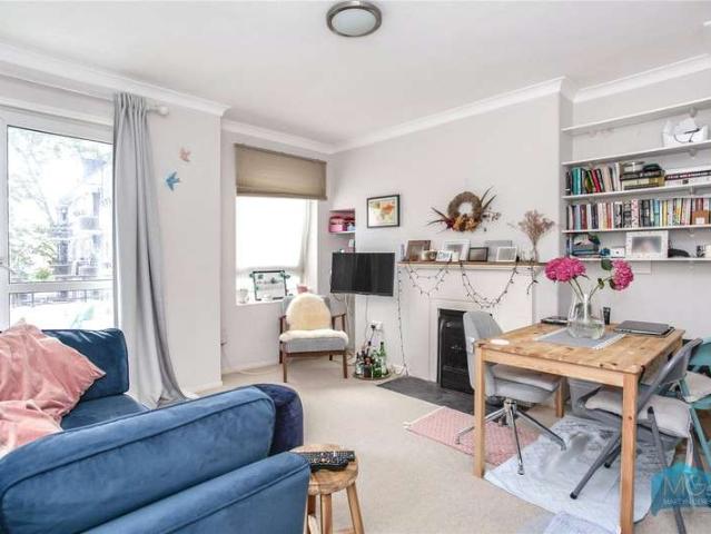 Flat for sale in Gospel Oak, Greater London