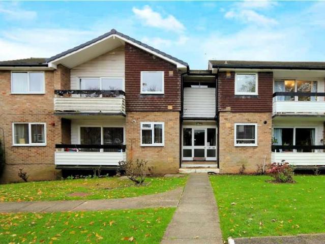 Flat for sale in Ivy Chimneys, Epping