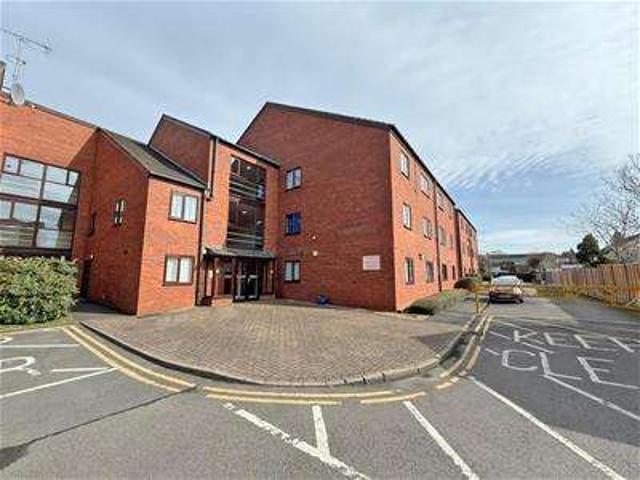 Flat for sale in New Bilton